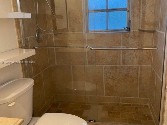 Home for rent at 3141 N Palm Aire Dr 3141 - photo 7429227