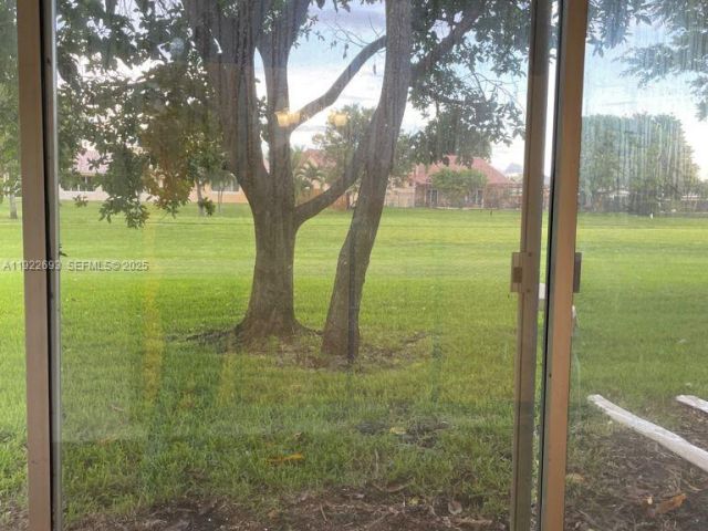 Home for rent at 3141 N Palm Aire Dr 3141 - photo 7429231