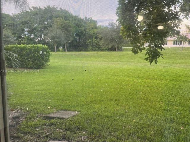 Home for rent at 3141 N Palm Aire Dr 3141 - photo 7429233