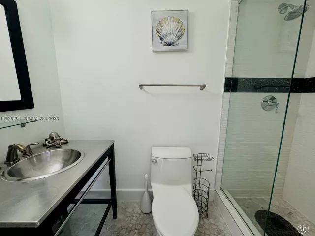 2-bedroom home for rent in North Miami - 1987 NE 123rd St - MondialRealty