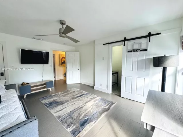 2-bedroom home for rent in North Miami - 1987 NE 123rd St - MondialRealty