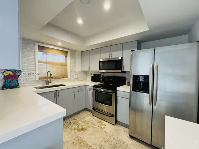 2-bedroom home for rent in North Miami - 1987 NE 123rd St - MondialRealty