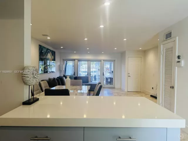 2-bedroom home for rent in North Miami - 1987 NE 123rd St - MondialRealty