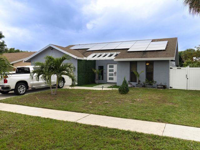 Home for sale at 23287 SW 60th Avenue - photo 6896529