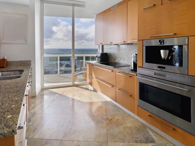 2-bedroom condo for sale in Sunny Isles Beach - 16001 Collins Ave 3005 - MondialRealty