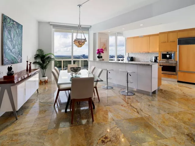 2-bedroom condo for sale in Sunny Isles Beach - 16001 Collins Ave 3005 - MondialRealty
