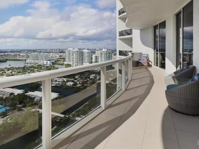 2-bedroom condo for sale in Sunny Isles Beach - 16001 Collins Ave 3005 - MondialRealty