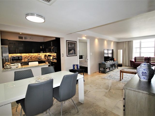 1-bedroom condo for rent in Miami Beach - 5161 Collins Ave 1610 - MondialRealty