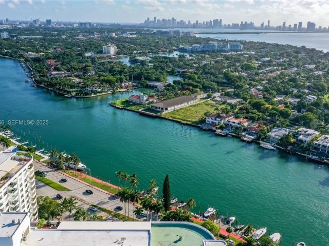 1-bedroom condo for rent in Miami Beach - 5161 Collins Ave 1610 - MondialRealty
