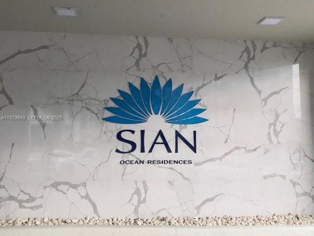 1-bedroom condo for sale in Hollywood - 4001 S Ocean Dr 2C - MondialRealty