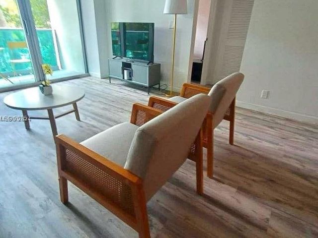 1-bedroom condo for sale in Hollywood - 4001 S Ocean Dr 2C - MondialRealty