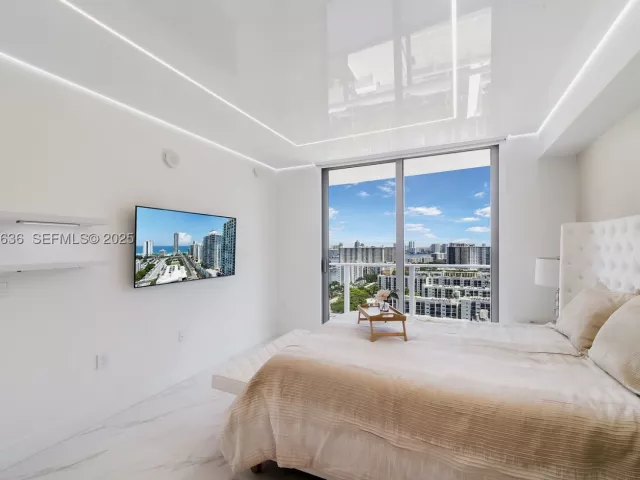 2-bedroom condo for rent in Sunny Isles Beach - 300 Sunny Isles Blvd 4-2203 - MondialRealty