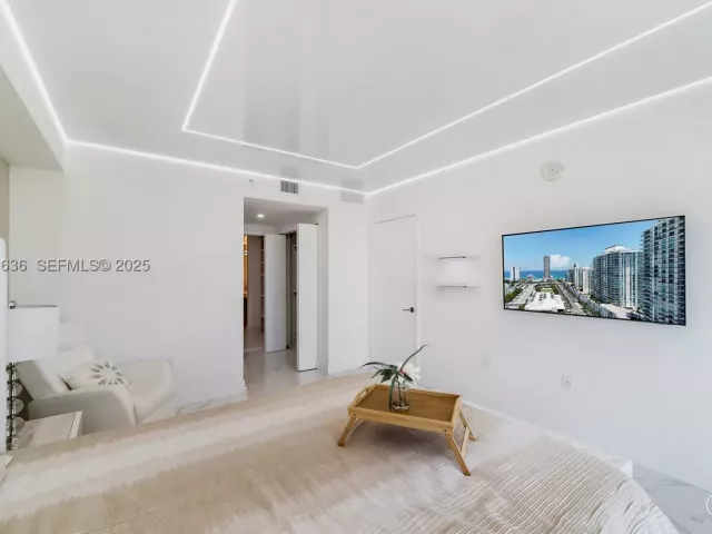 2-bedroom condo for rent in Sunny Isles Beach - 300 Sunny Isles Blvd 4-2203 - MondialRealty