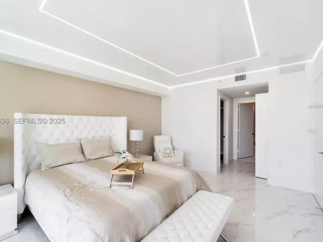 2-bedroom condo for rent in Sunny Isles Beach - 300 Sunny Isles Blvd 4-2203 - MondialRealty