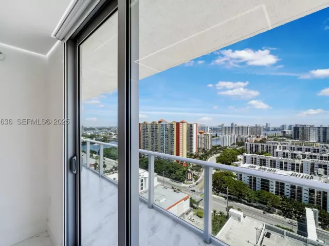 2-bedroom condo for rent in Sunny Isles Beach - 300 Sunny Isles Blvd 4-2203 - MondialRealty