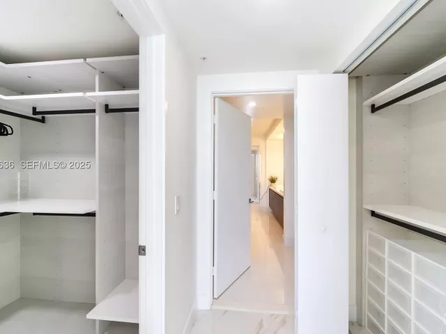 2-bedroom condo for rent in Sunny Isles Beach - 300 Sunny Isles Blvd 4-2203 - MondialRealty
