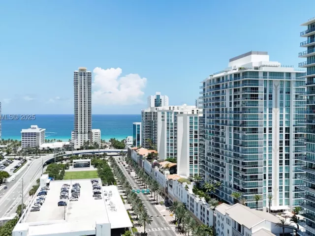 2-bedroom condo for rent in Sunny Isles Beach - 300 Sunny Isles Blvd 4-2203 - MondialRealty
