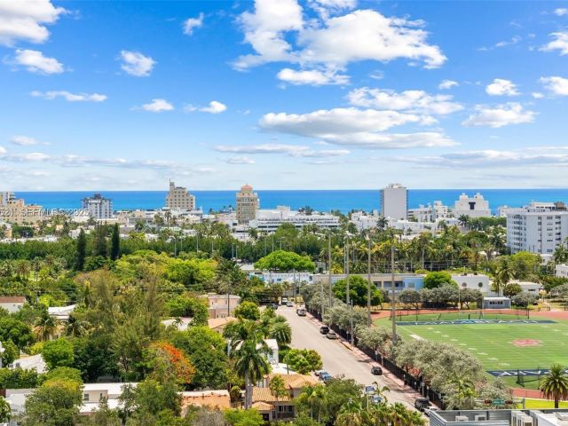 1-bedroom condo for sale in Miami Beach - 1100 West Ave PH 1601 - MondialRealty