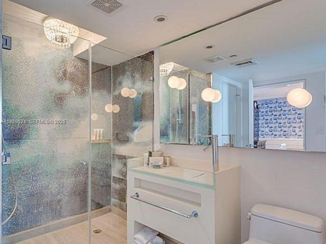 1-bedroom condo for sale in Miami Beach - 1100 West Ave PH 1601 - MondialRealty