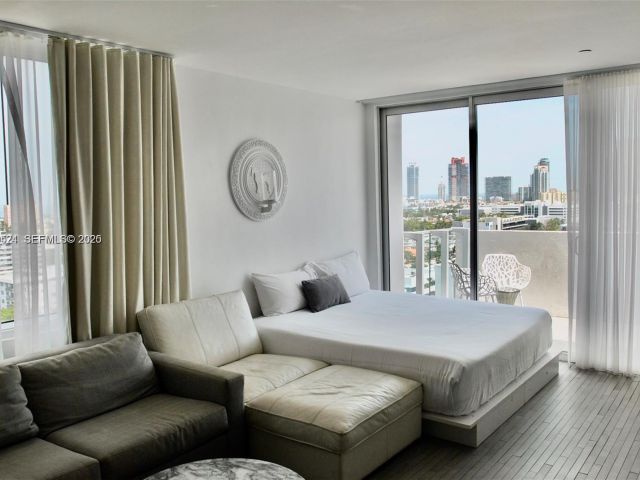 1-bedroom condo for sale in Miami Beach - 1100 West Ave PH 1601 - MondialRealty
