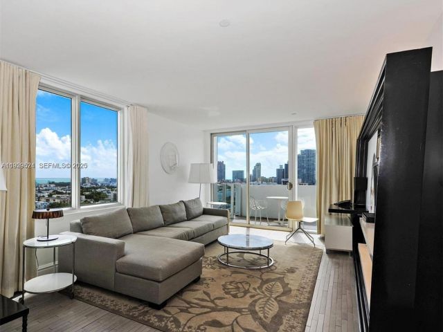 1-bedroom condo for sale in Miami Beach - 1100 West Ave PH 1601 - MondialRealty