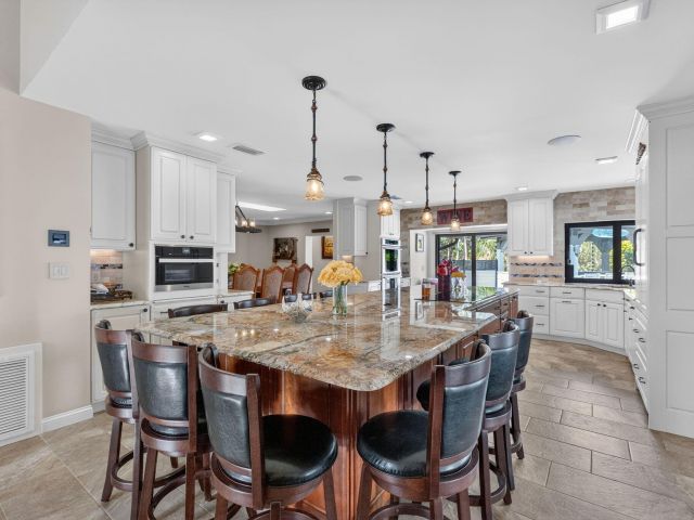 Home for sale at 5212 Foxpointe Circle SE - photo 6887868