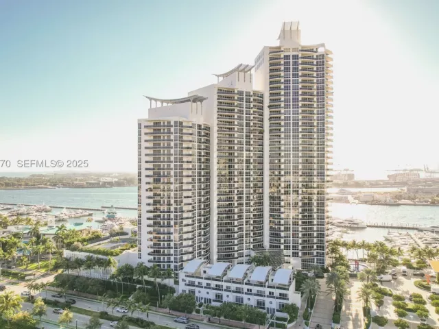 2-bedroom condo for sale in Miami Beach - 400 Alton Rd 2309 - MondialRealty