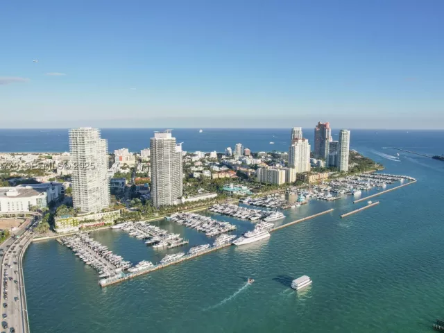 2-bedroom condo for sale in Miami Beach - 400 Alton Rd 2309 - MondialRealty