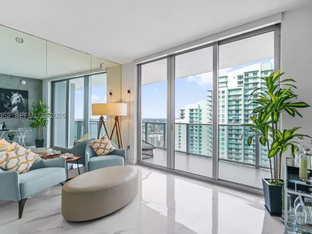 2-bedroom condo for sale in Miami - 488 NE 18th St 4309 - MondialRealty