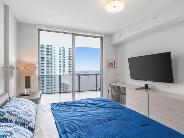 2-bedroom condo for sale in Miami - 488 NE 18th St 4309 - MondialRealty