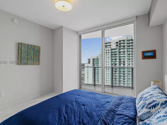 2-bedroom condo for sale in Miami - 488 NE 18th St 4309 - MondialRealty