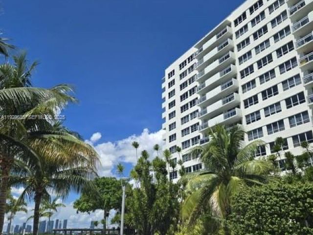 1-bedroom condo for rent in Miami Beach - 1500 Bay Rd 1178S - MondialRealty