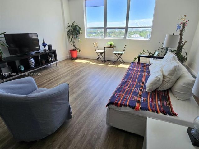 1-bedroom condo for rent in Miami Beach - 1500 Bay Rd 1178S - MondialRealty