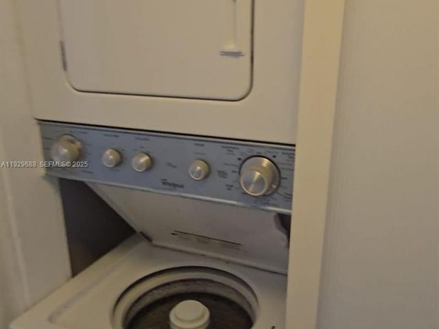 1-bedroom condo for rent in Miami Beach - 1500 Bay Rd 1178S - MondialRealty