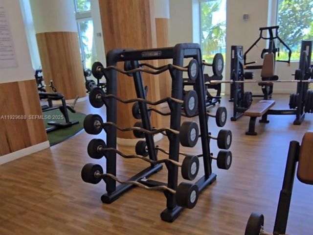 1-bedroom condo for rent in Miami Beach - 1500 Bay Rd 1178S - MondialRealty