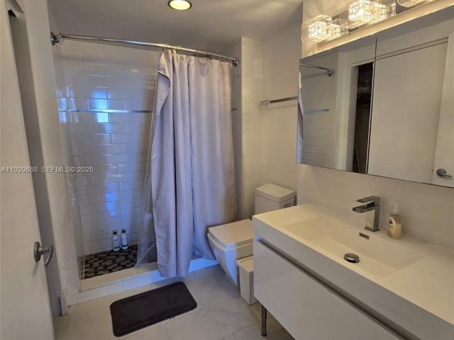 1-bedroom condo for rent in Miami Beach - 1500 Bay Rd 1178S - MondialRealty