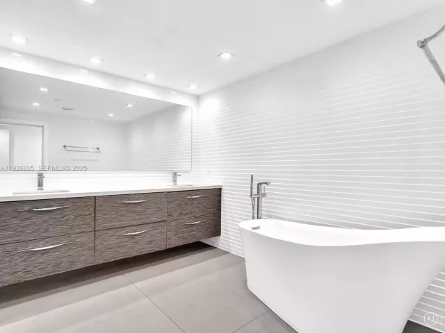 Apartment for sale  Unit #27D - photo 6890504