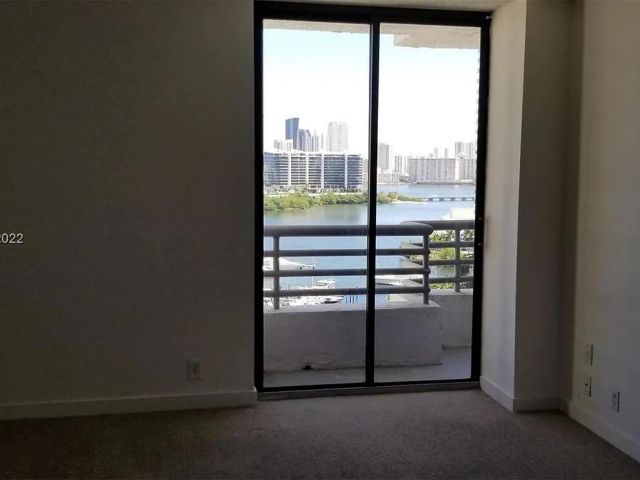 Apartment for rent  Unit #1717 - photo 6890322