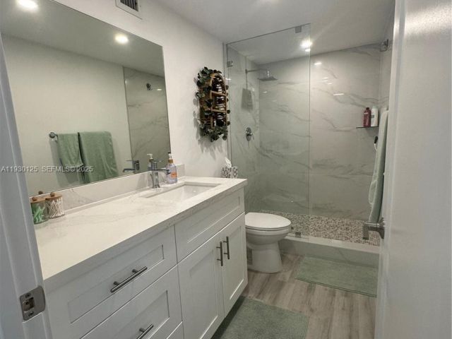 Apartment for sale  Unit #1812 - photo 6890651