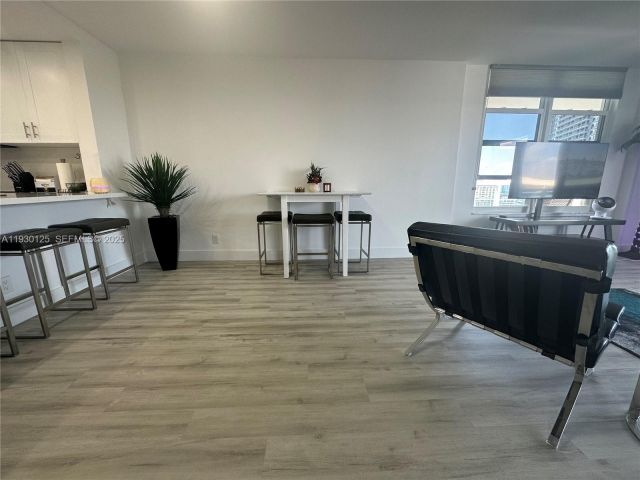 Apartment for sale  Unit #1812 - photo 6890658