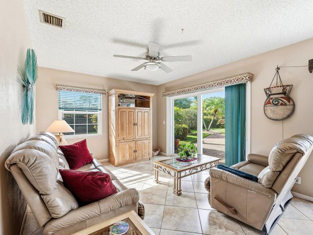 Home for sale at 3643 Avenue Montresor - photo 6891281