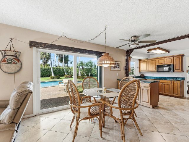 Home for sale at 3643 Avenue Montresor - photo 6891284