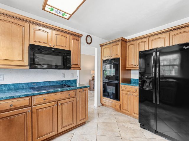 Home for sale at 3643 Avenue Montresor - photo 6891286