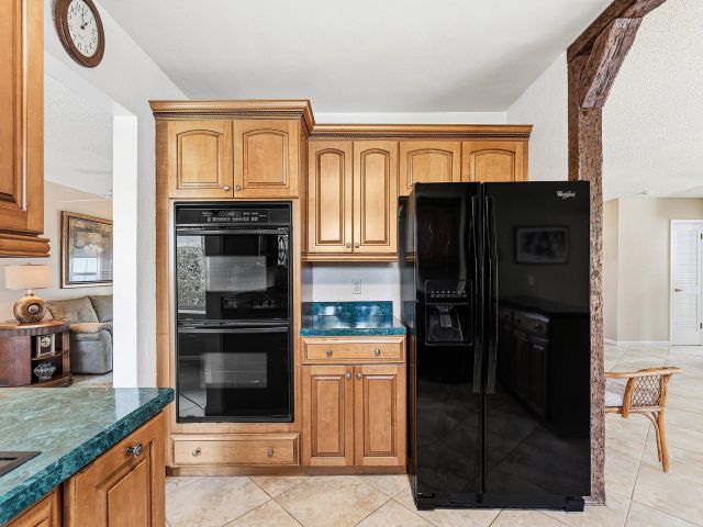 Home for sale at 3643 Avenue Montresor - photo 6891287