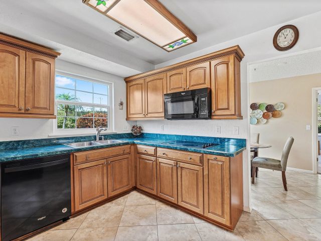 Home for sale at 3643 Avenue Montresor - photo 6891290