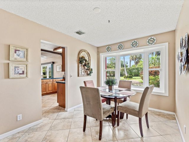 Home for sale at 3643 Avenue Montresor - photo 6891291