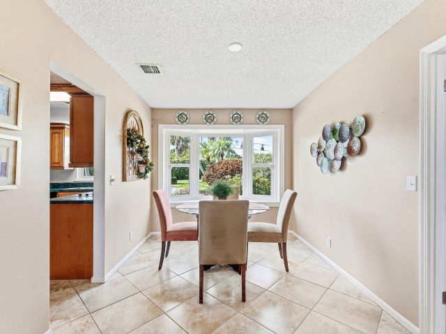 Home for sale at 3643 Avenue Montresor - photo 6891292