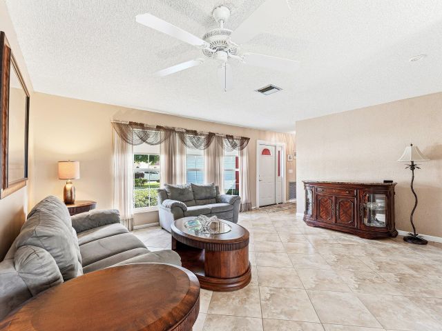 Home for sale at 3643 Avenue Montresor - photo 6891293