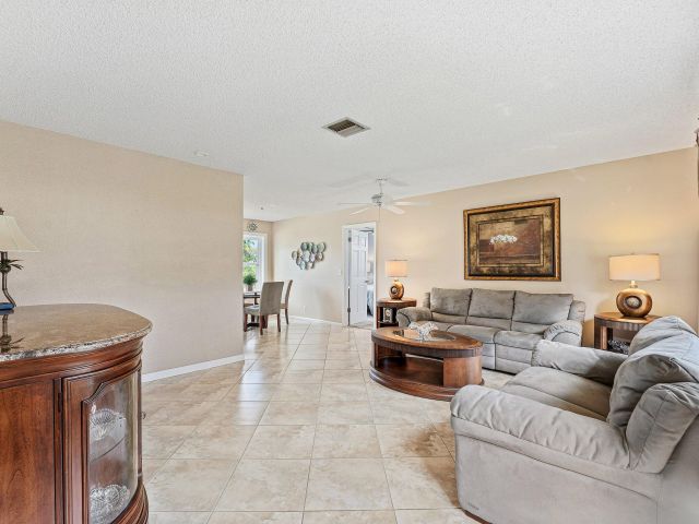 Home for sale at 3643 Avenue Montresor - photo 6891295