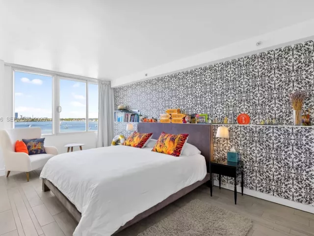 1-bedroom condo for sale in Miami Beach - 1100 West Ave 624 - MondialRealty